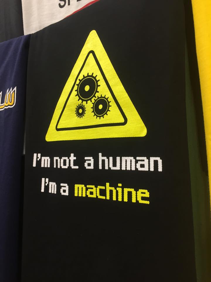 T-shirt I'm Not A Human I'm a machine